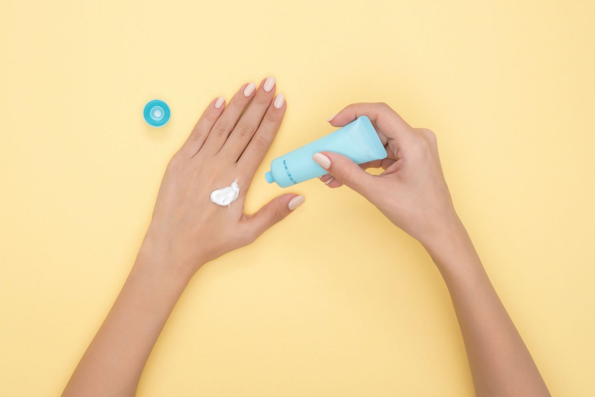 Importance of using sunscreen for a healthy skin in winters (image sourced via Pexels / Photo by Moose)